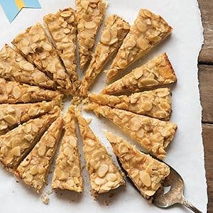 Scandinavian Gatherings: 70  Recipes for Year-Round Hygge