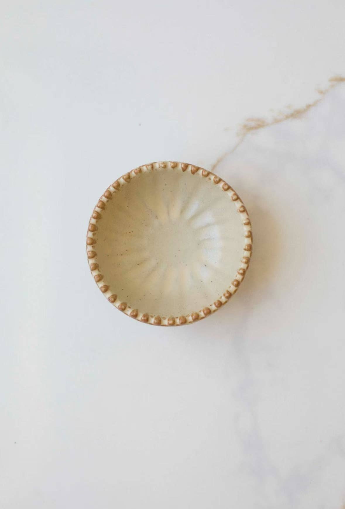 Ruffled Edge Ceramic Pinch Bowls: Beige