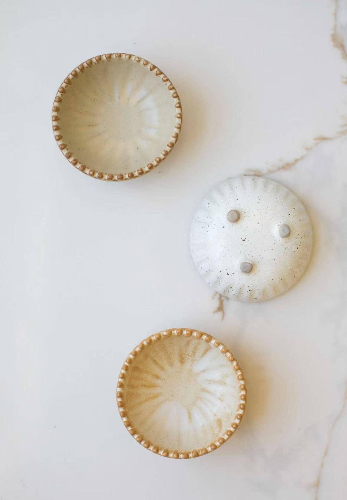 Ruffled Edge Ceramic Pinch Bowls: Beige